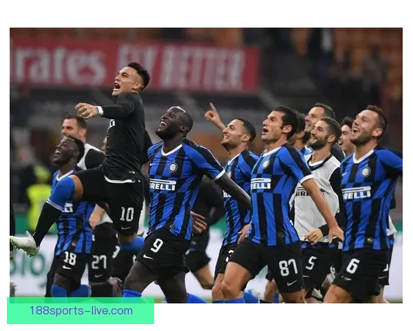 国米球迷齐声助力巴斯托尼 勇敢面对挑战兄弟同在助力前行